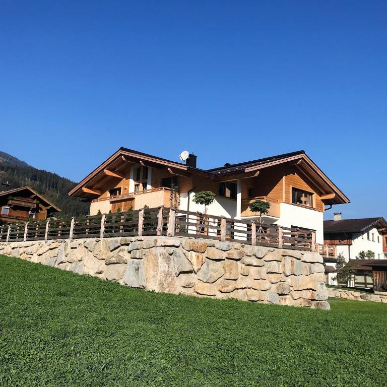 NeuhausLiving - Apartment mit 2 Schlafzimmern - 1