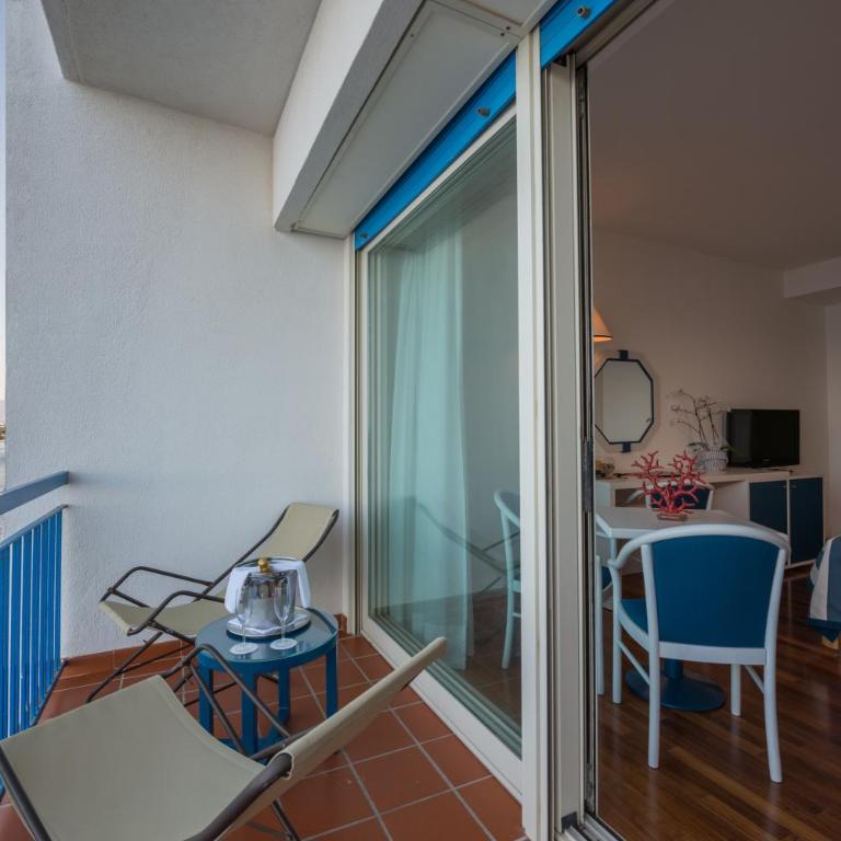 Splendid Hotel La Torre - Quadruple Room with Sea View - 1