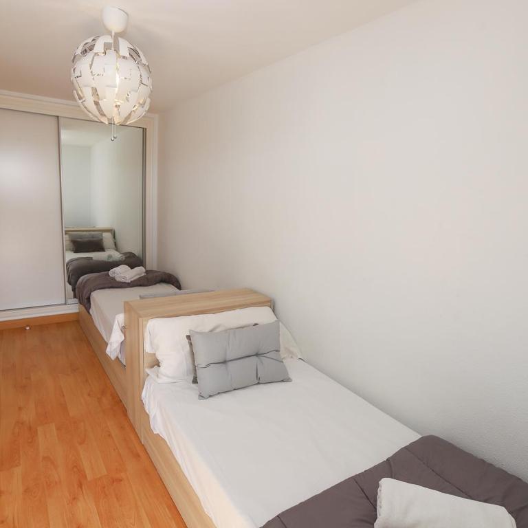 DIFFERENTFLATS Rubens - Apartamento Dúplex Superior con 3 dormitorios y vistas al mar - 11