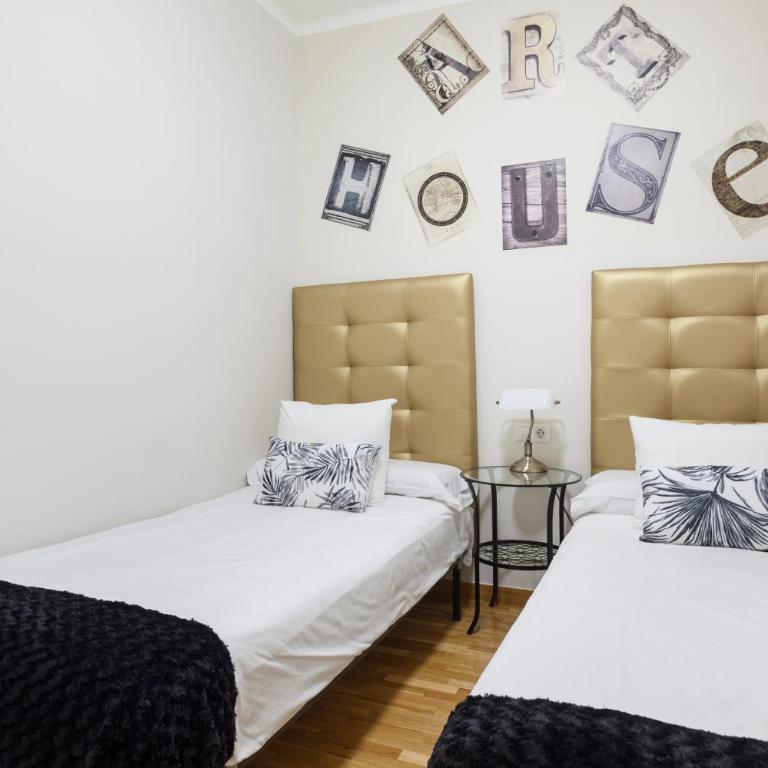 Art House Fira Apartments - Three-Bedroom Apartment - Calle Sepulveda, 45-47 - 7