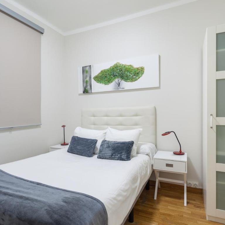 Art House Fira Apartments - Three-Bedroom Apartment - Calle Sepulveda, 45-47 - 24