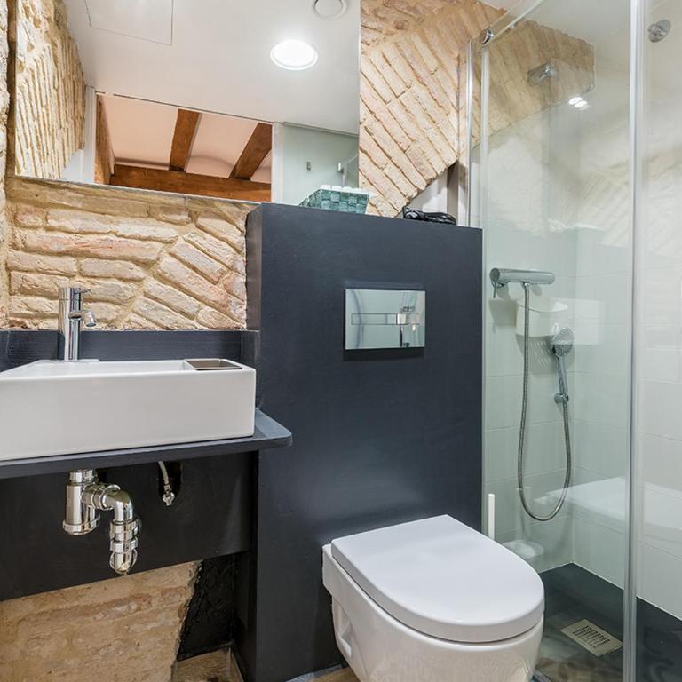 Hostal 977 - Habitación Doble con baño privado - 2 camas - 3