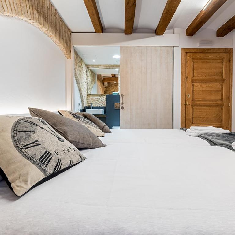 Hostal 977 - Habitación Doble con baño privado - 2 camas - 5