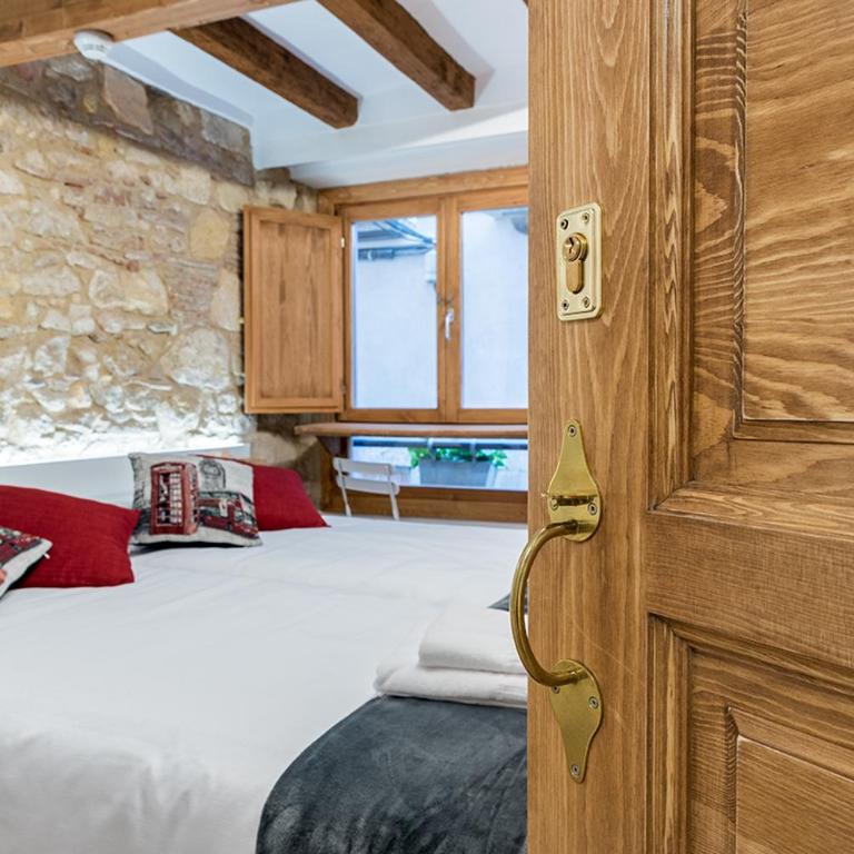 Hostal 977 - Habitación Doble con baño privado - 2 camas - 14