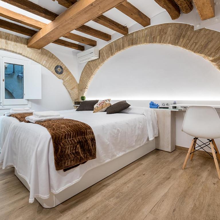 Hostal 977 - Habitación Doble con baño privado - 2 camas - 5