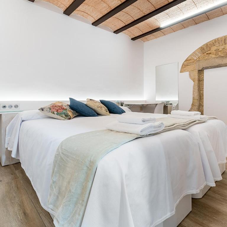 Hostal 977 - Habitación Doble con baño privado - 2 camas - 7