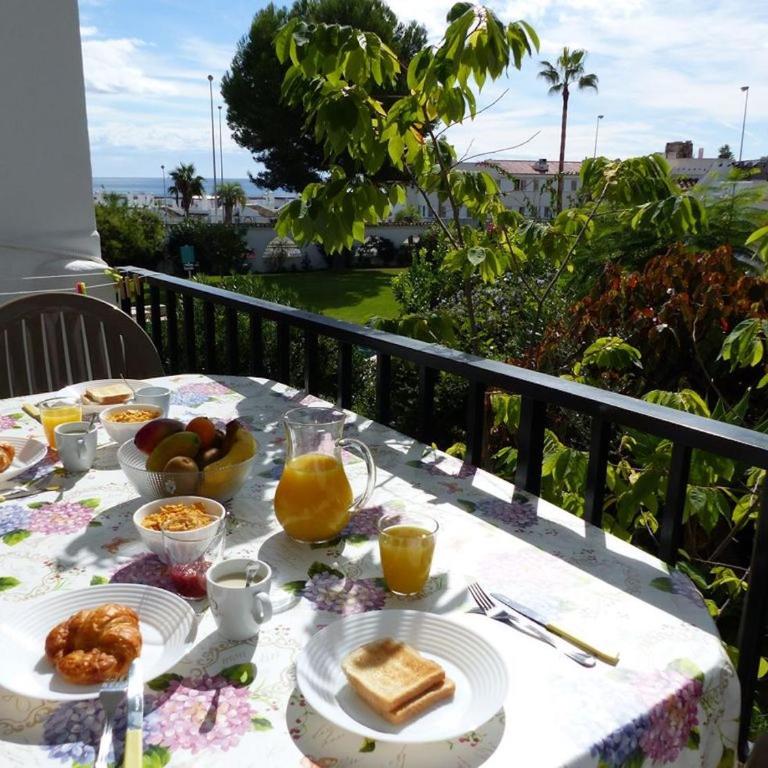 Apartment, 2 bedrooms, on the beach, with pool, sea views and garden - Two-Bedroom Apartment - 9