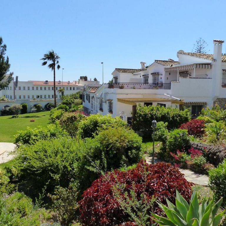 Apartment, 2 bedrooms, on the beach, with pool, sea views and garden - Two-Bedroom Apartment - 24