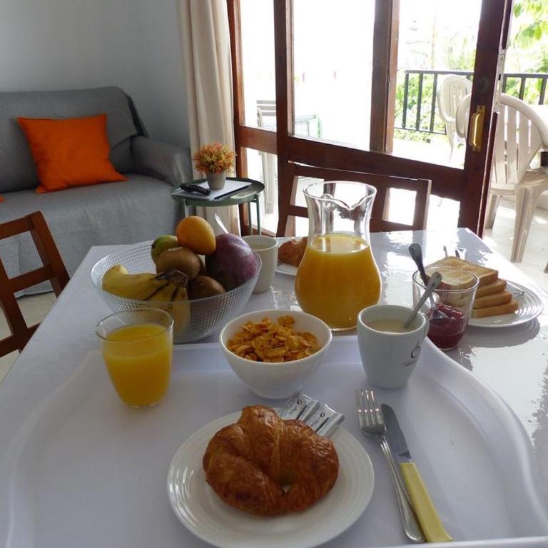 Apartment, 2 bedrooms, on the beach, with pool, sea views and garden - Two-Bedroom Apartment - 25
