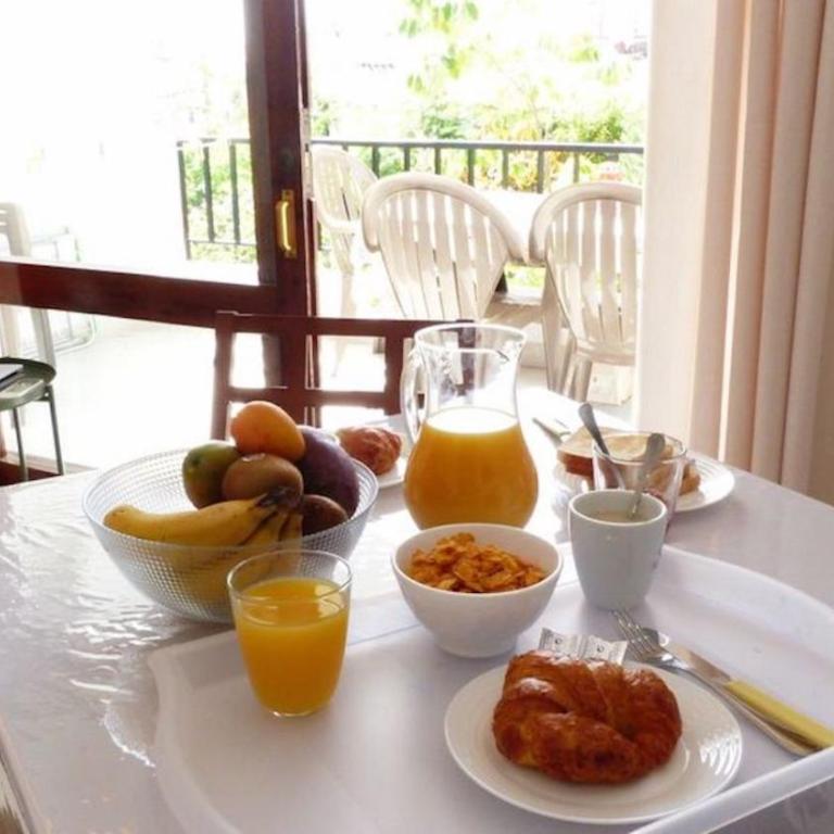 Apartment, 2 bedrooms, on the beach, with pool, sea views and garden - Two-Bedroom Apartment - 15