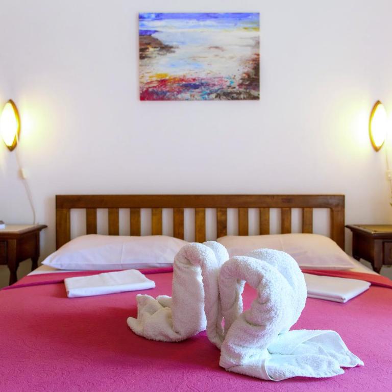 Guest House Mandarina - Dvokrevetna Soba sa Bračnim Krevetom i Balkonom - 1
