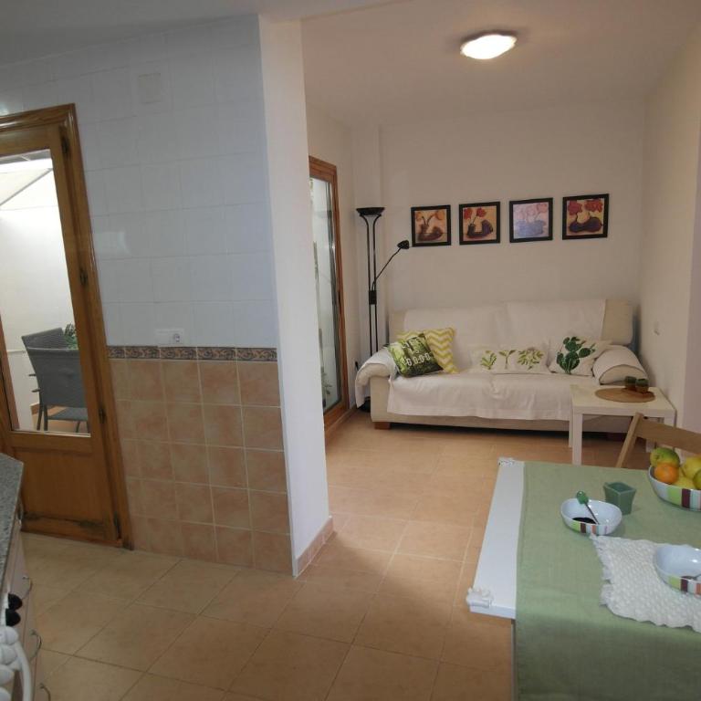 AR2B, coqueto apartamento en primera línea de playa - Apartment with Balcony - 9