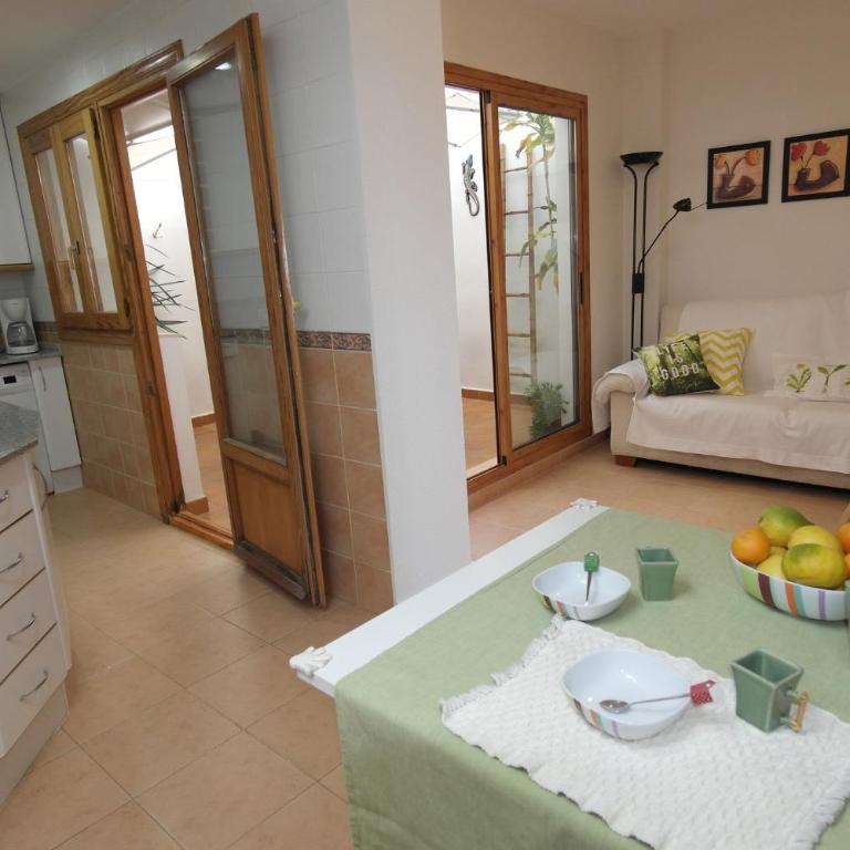 AR2B, coqueto apartamento en primera línea de playa - Apartment with Balcony - 17