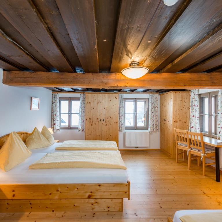 Kolping-Ferienhaus - Dreibettzimmer - 7