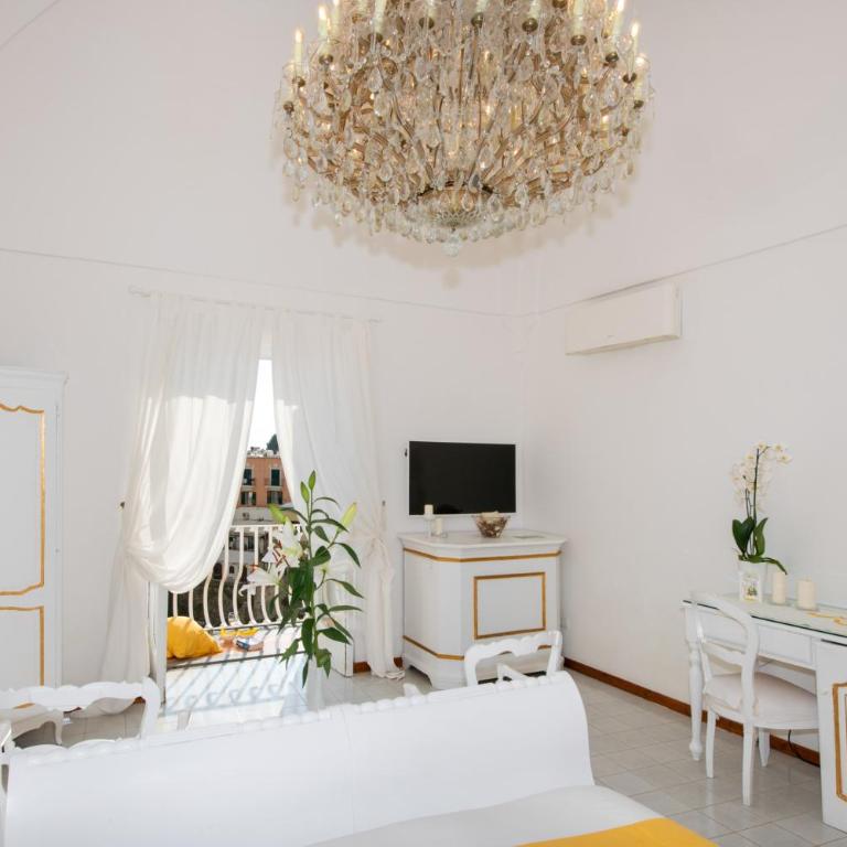 Villa Yiara - Camera Matrimoniale Deluxe con Balcone e Vista Mare - 5