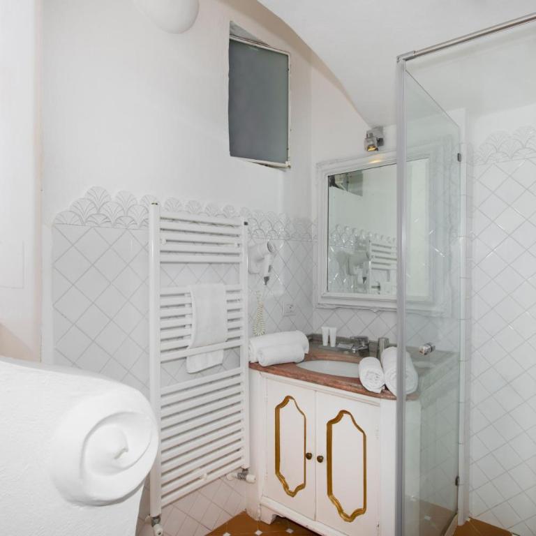 Villa Yiara - Camera Matrimoniale con Vista Mare e Idromassaggio - 18