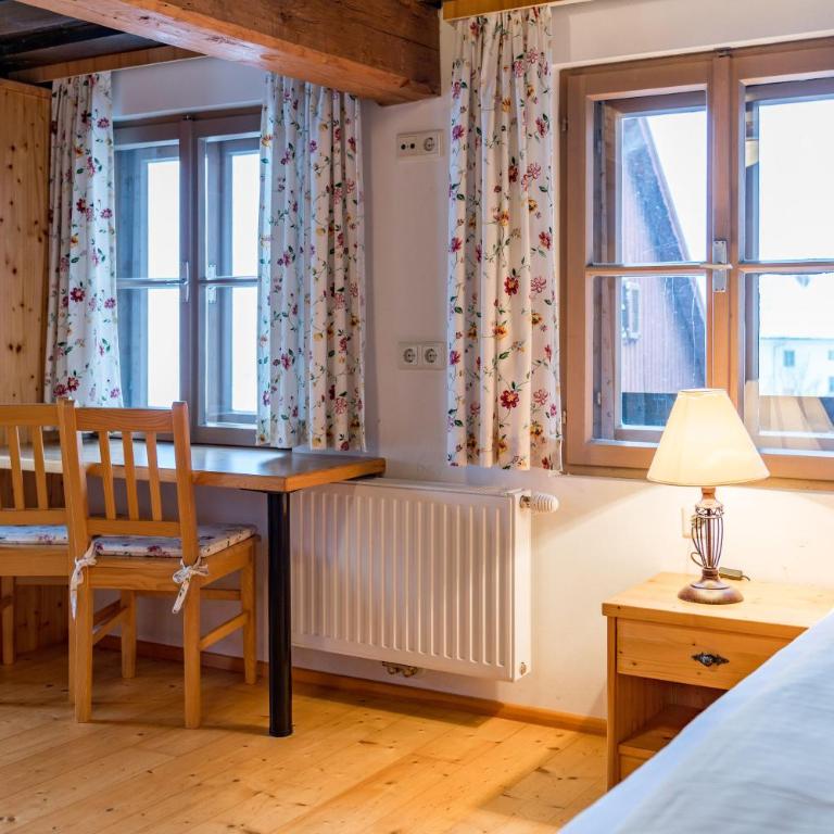 Kolping-Ferienhaus - Dreibettzimmer - 4