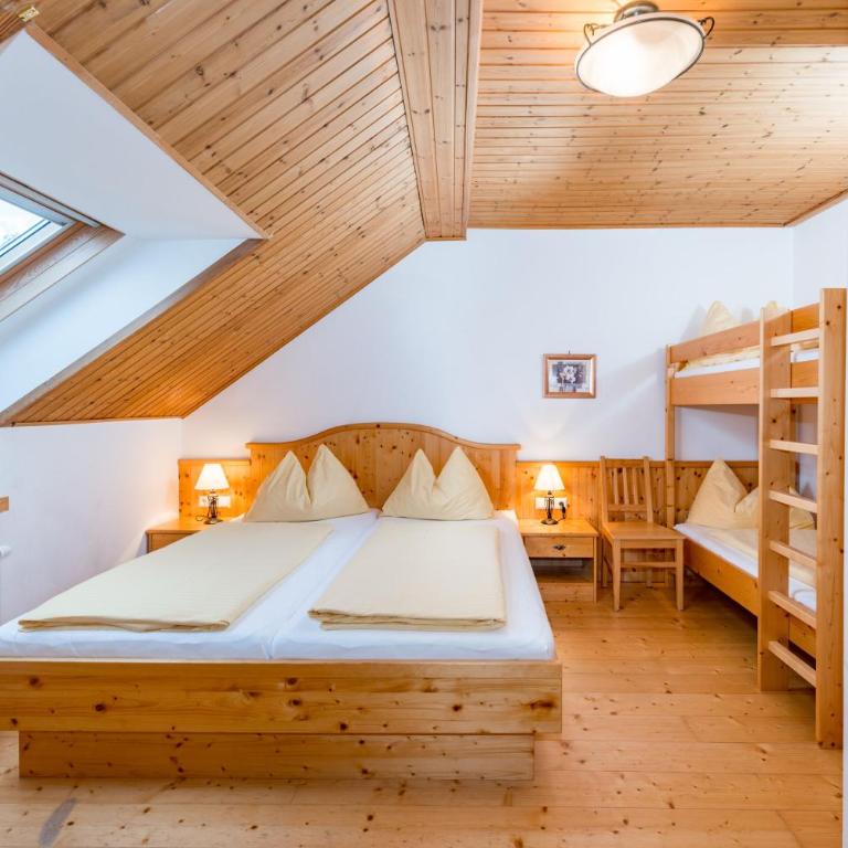 Kolping-Ferienhaus - Familienzimmer (2 Erwachsene + 2 Kinder) - 1