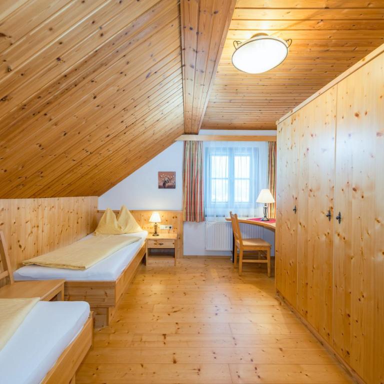 Kolping-Ferienhaus - Doppelzimmer mit Gemeinschaftsbad - 3
