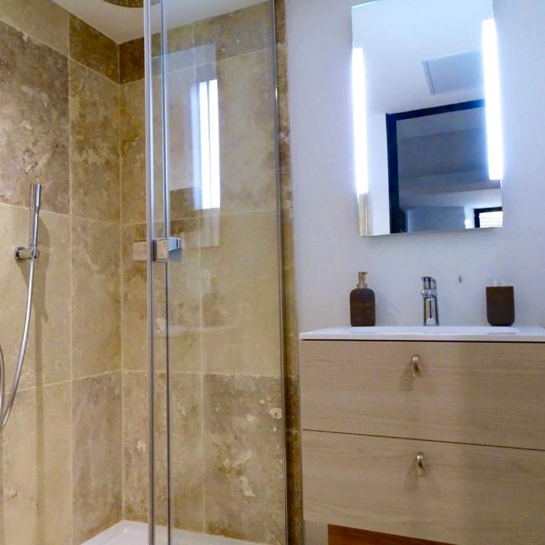 Demeure d'hôtes Le Rocher - Deluxe Double Room with Shower - 3