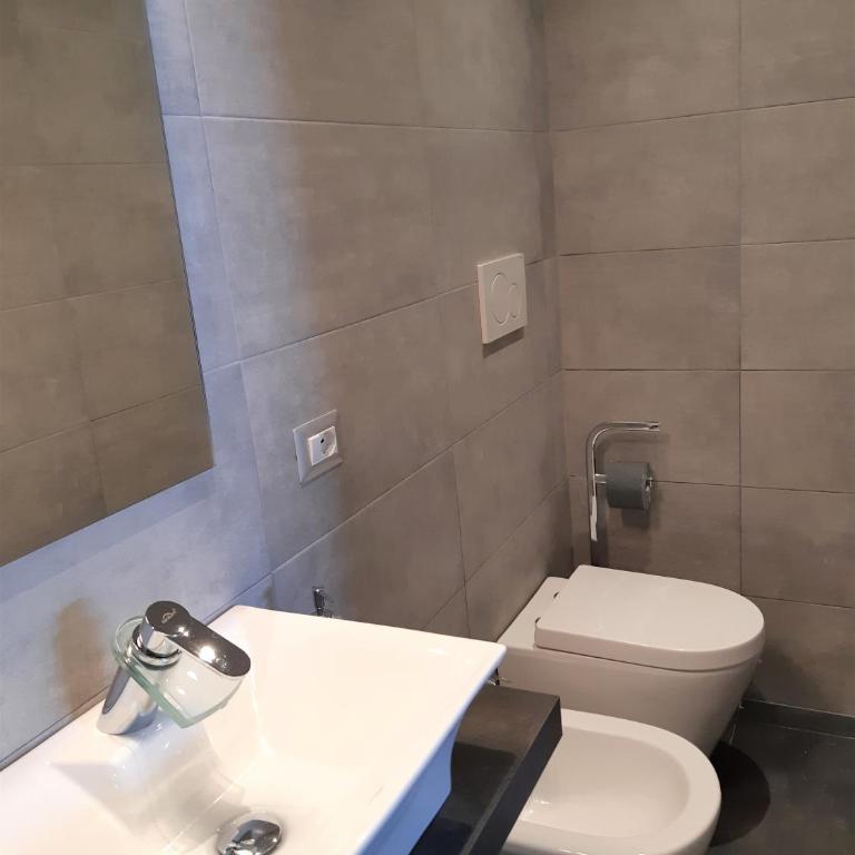 Le Camere Della Vecchia Osteria - Camera Familiare con Vista Lago - 19