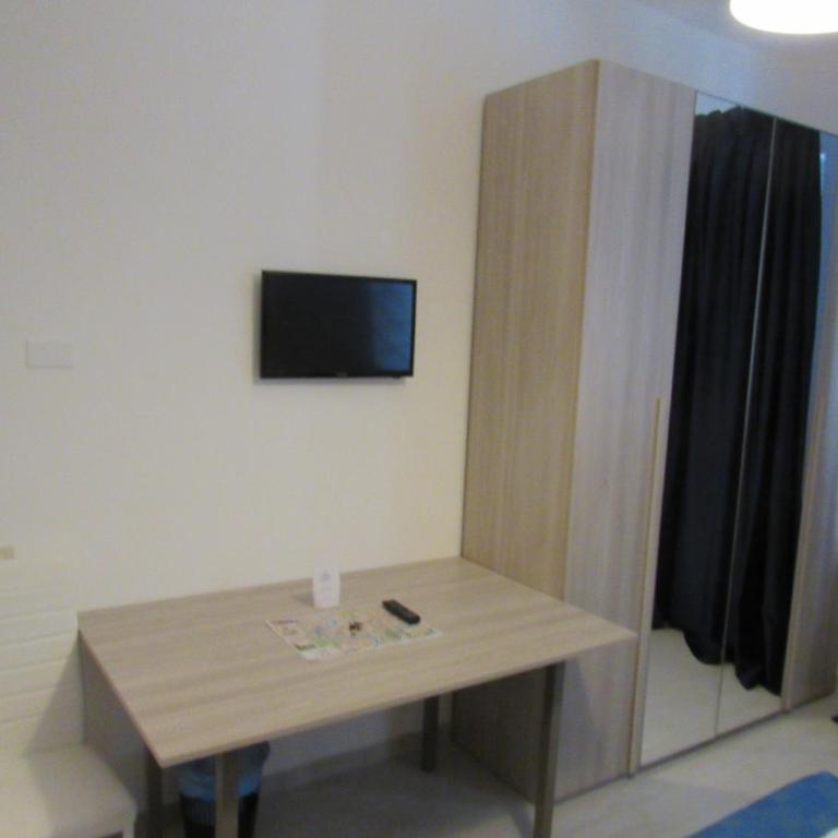 PIANETA ROMA 39 - Camera Matrimoniale Deluxe con 1 Letto Supplementare - 9