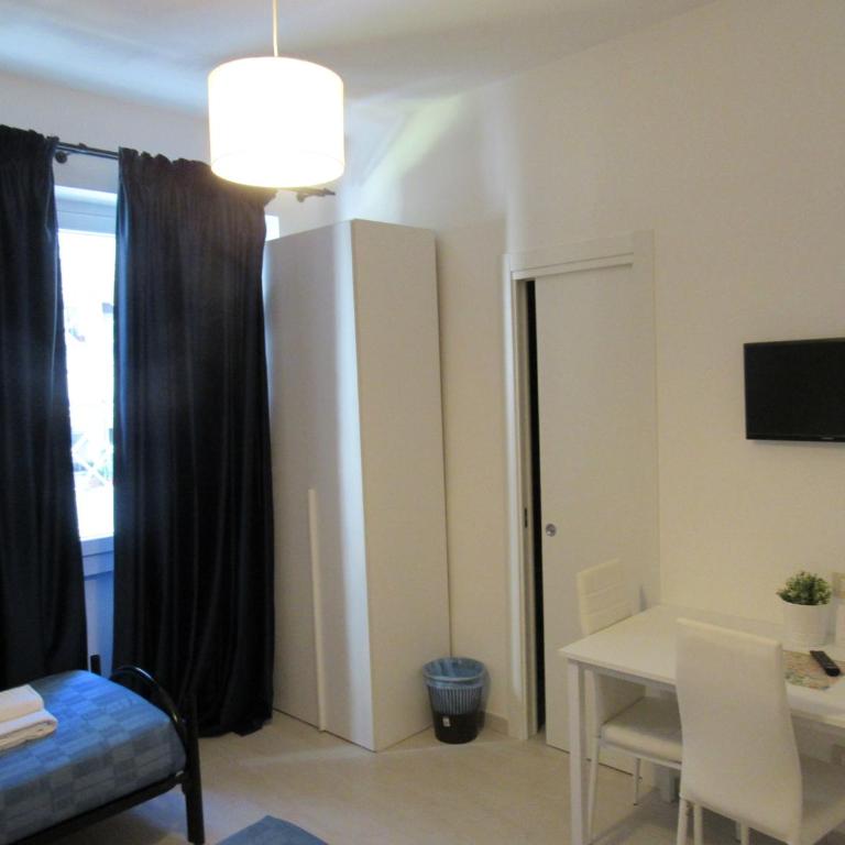 PIANETA ROMA 39 - Camera Matrimoniale Deluxe con 1 Letto Supplementare - 10