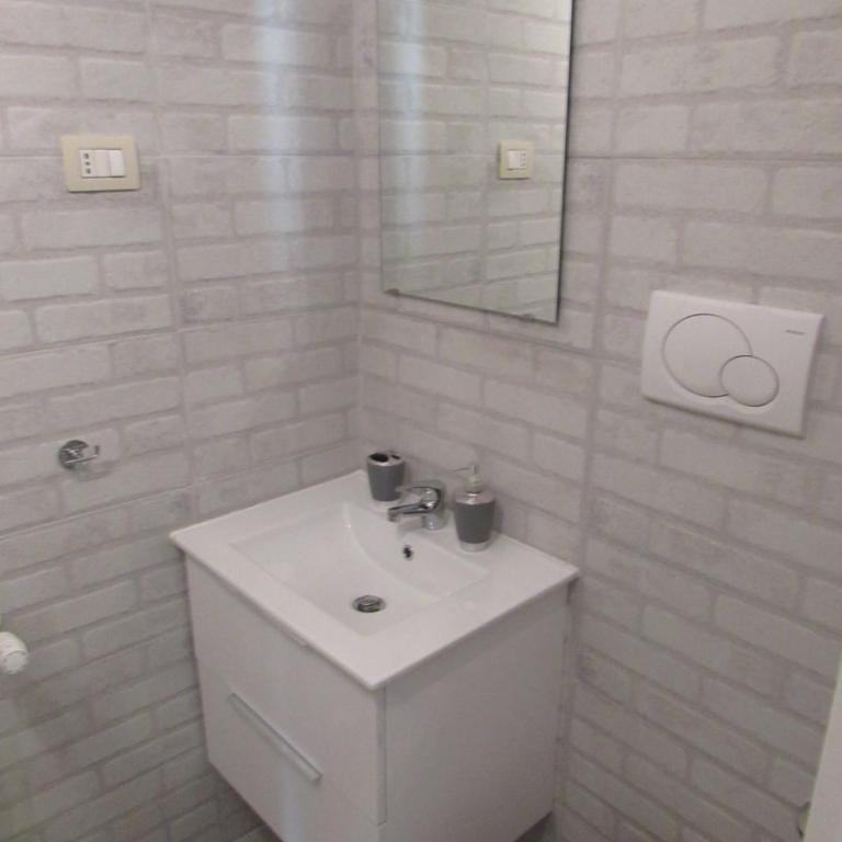 PIANETA ROMA 39 - Camera Matrimoniale Deluxe con 1 Letto Supplementare - 3