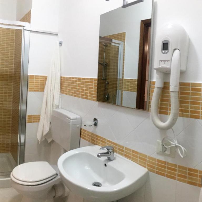 Alto Giardino Rooms - Camera Tripla con Bagno Privato - 10