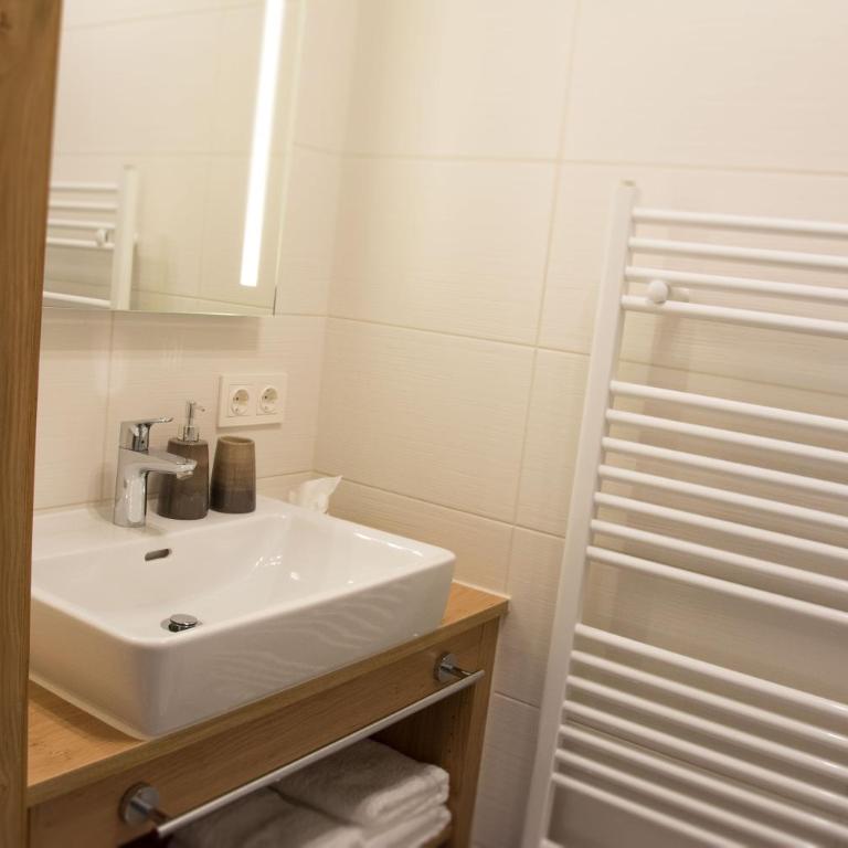 Berg' & Bluamen Appartements Stubai - Apartment mit 2 Schlafzimmern - 11
