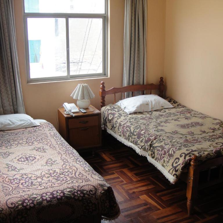 Hostal Residencial Los Andes - Habitación Doble Estándar - 2 camas - 7