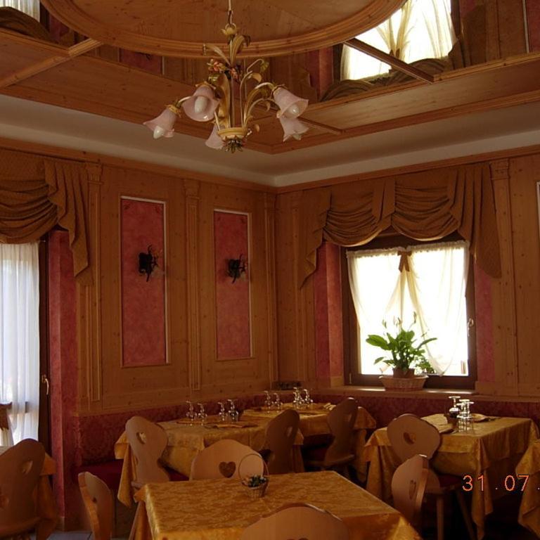 Albergo Eden - Camera Familiare con Balcone - 15