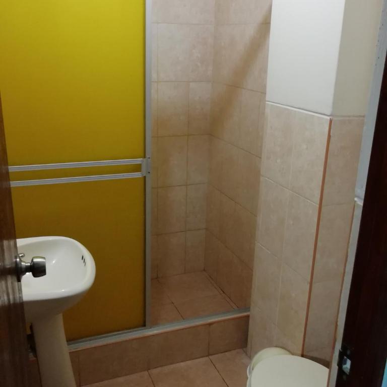 Hotel Nuevo Amanecer - Family Room with Private Bathroom - 2