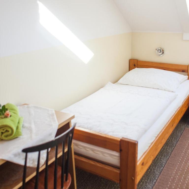 Frühstückspension Kölich - Kleines Einzelzimmer mit Gemeinschaftsbad - Dachgeschoss - 6