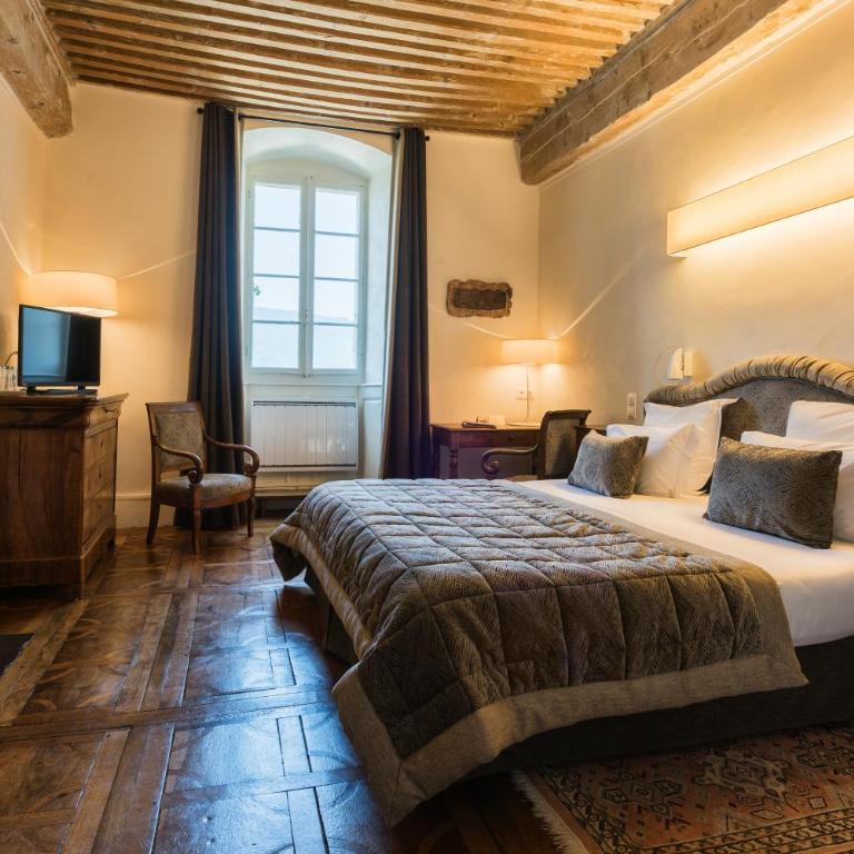 Abbaye de Talloires - Deluxe Double Room with Lake View and Spa Access Included - 1