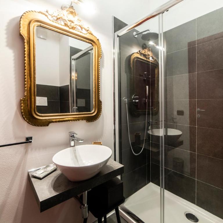 Bibliò Rooms Guesthouse - Camera Matrimoniale con Bagno Privato - 4