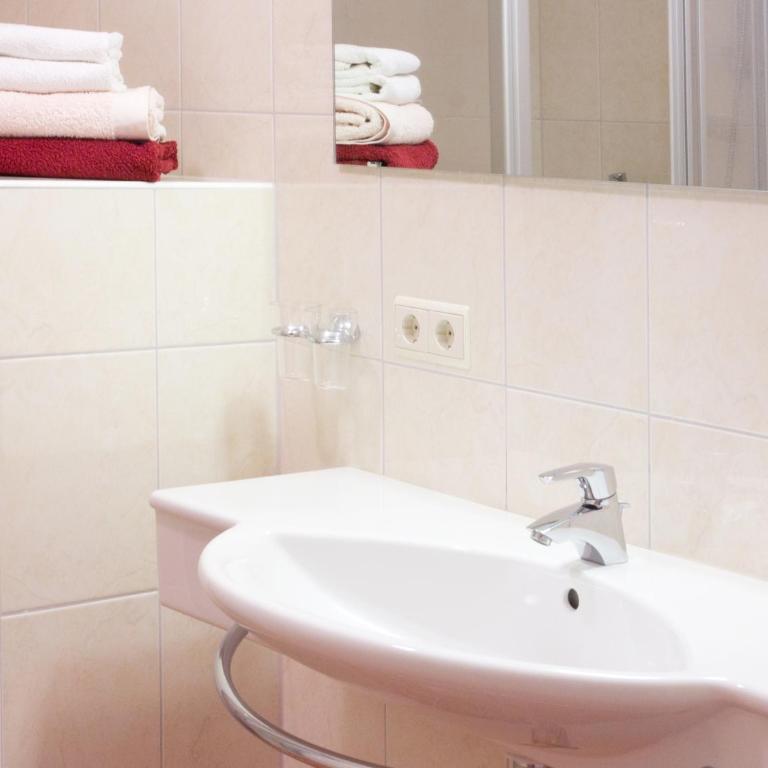Haus Karoline - Apartment mit 2 Schlafzimmern und Balkon - Ostseite - 6