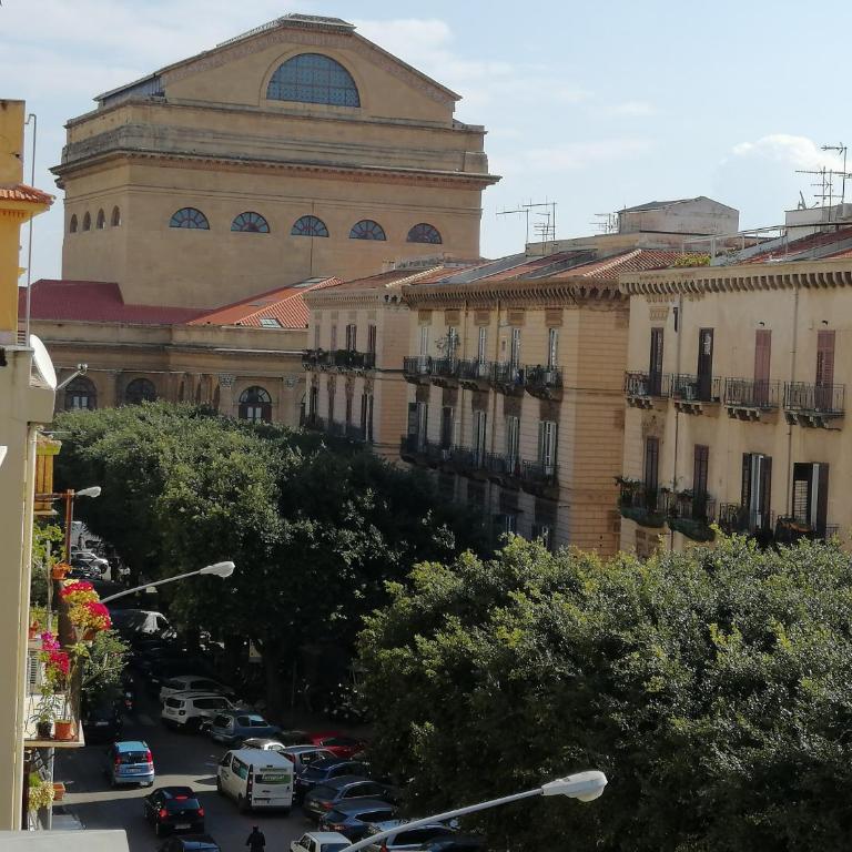 Central Apartment with terrace near teatro Massimo - One-Bedroom Apartment - 49
