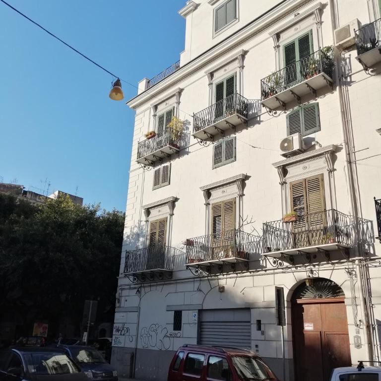 Central Apartment with terrace near teatro Massimo - One-Bedroom Apartment - 55