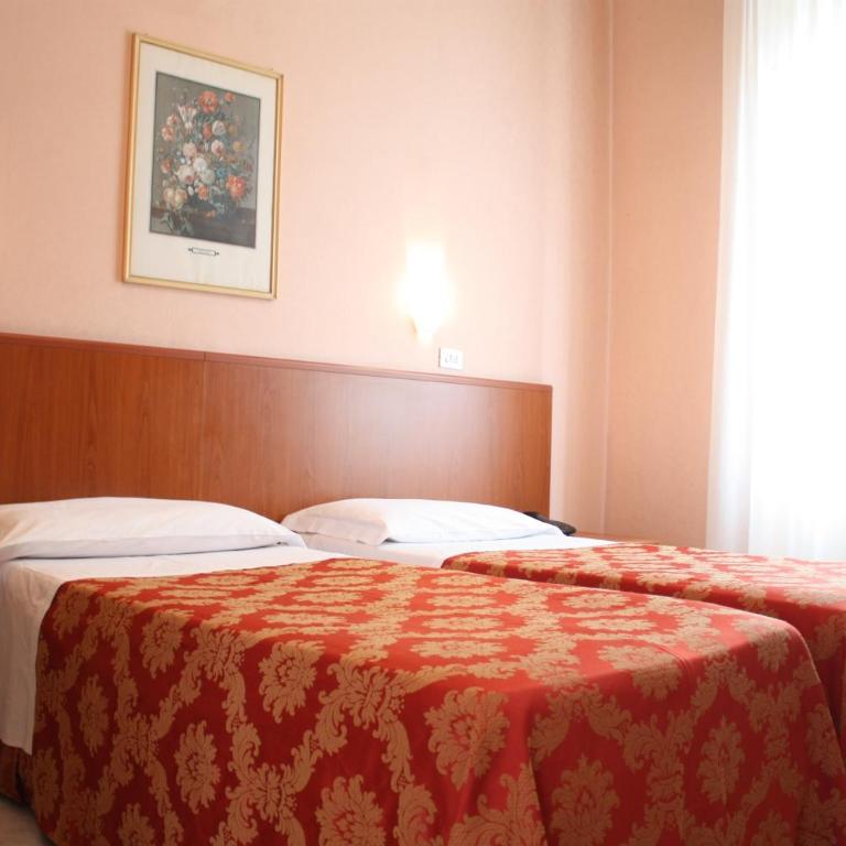 Hotel Garden - Camera Doppia con Letti Singoli - 1