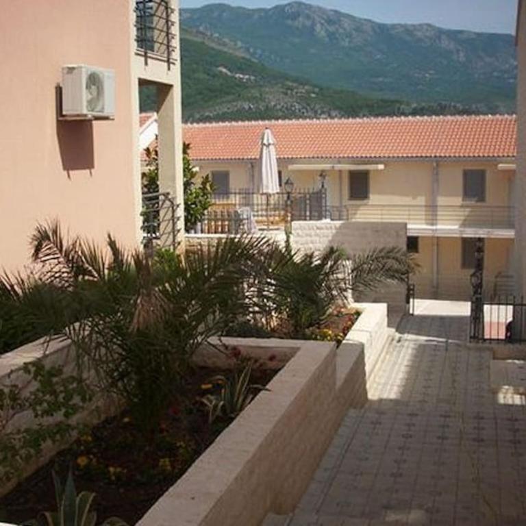 Bečići Sunset Apartments - One-Bedroom Apartment - 17