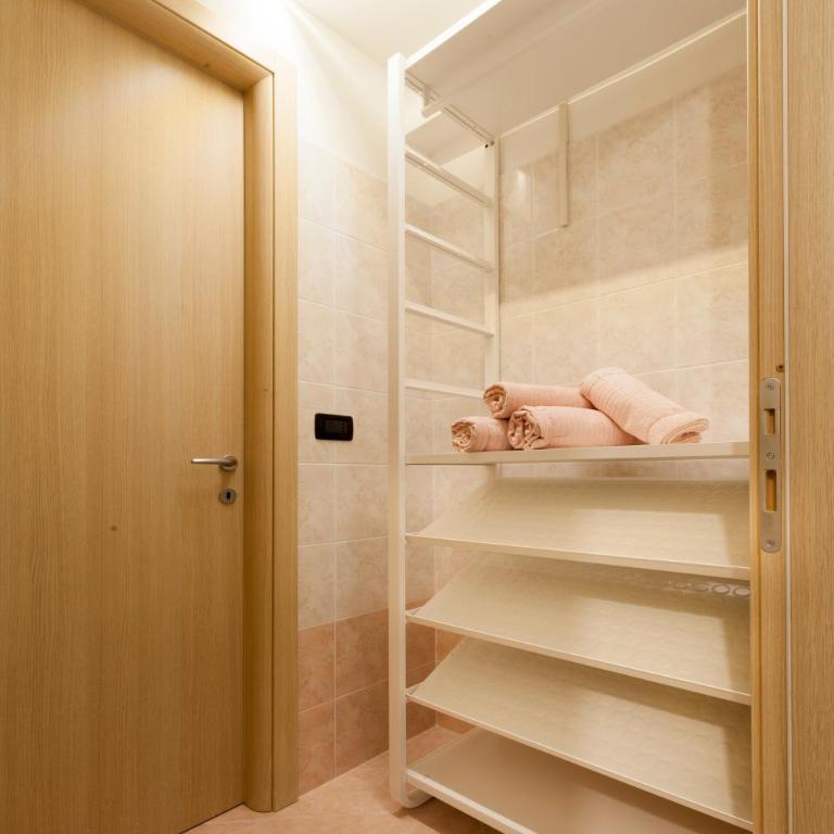 Narciso Centralissimo - One-Bedroom Apartment - 10