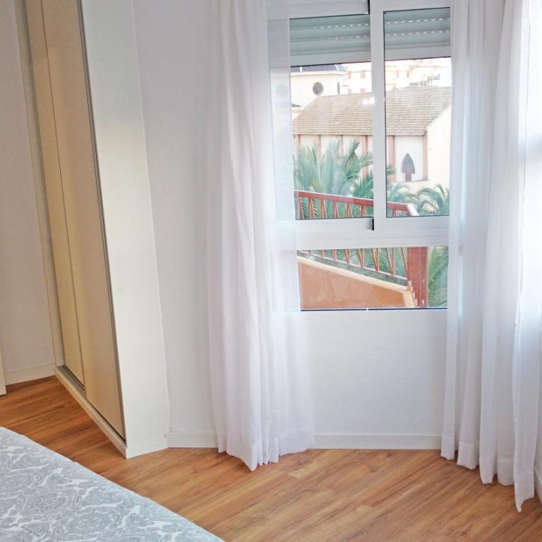 Diseño, calidad, tranquilidad, y muy céntrico - Three-Bedroom Apartment - 17