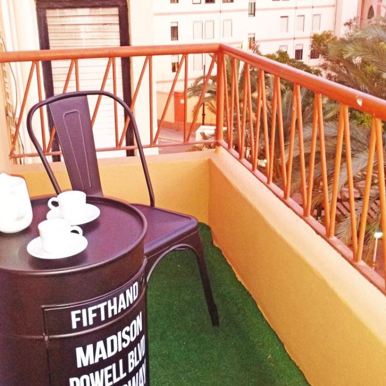 Diseño, calidad, tranquilidad, y muy céntrico - Three-Bedroom Apartment - 11