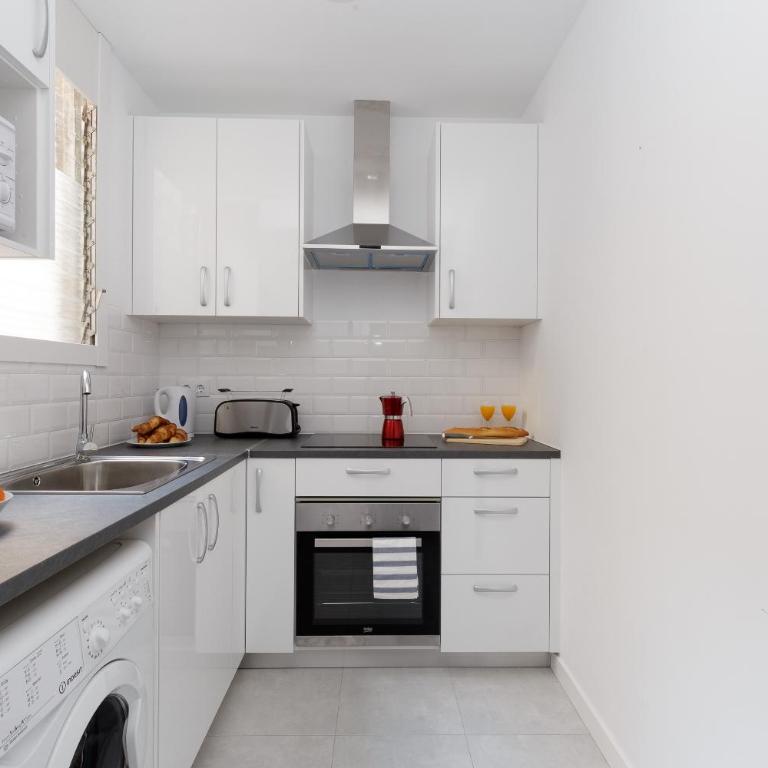 Key Barcelona HOUSING (Carrer Girona) - Apartamento con ducha - 3