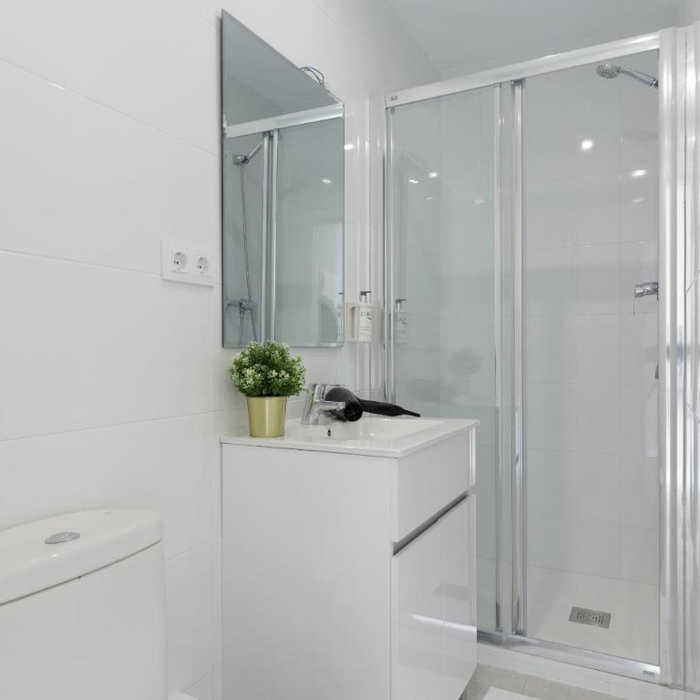 Key Barcelona HOUSING (Carrer Girona) - Apartamento con ducha - 9