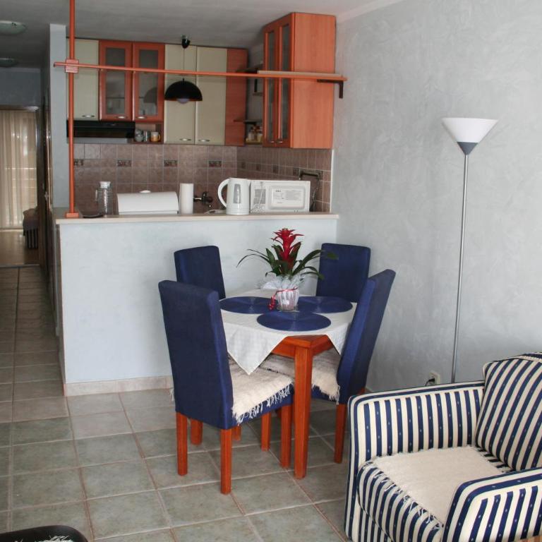 Beachfront apartment in Becici,Rafilovici,Budva - Apartman sa Balkonom - 12