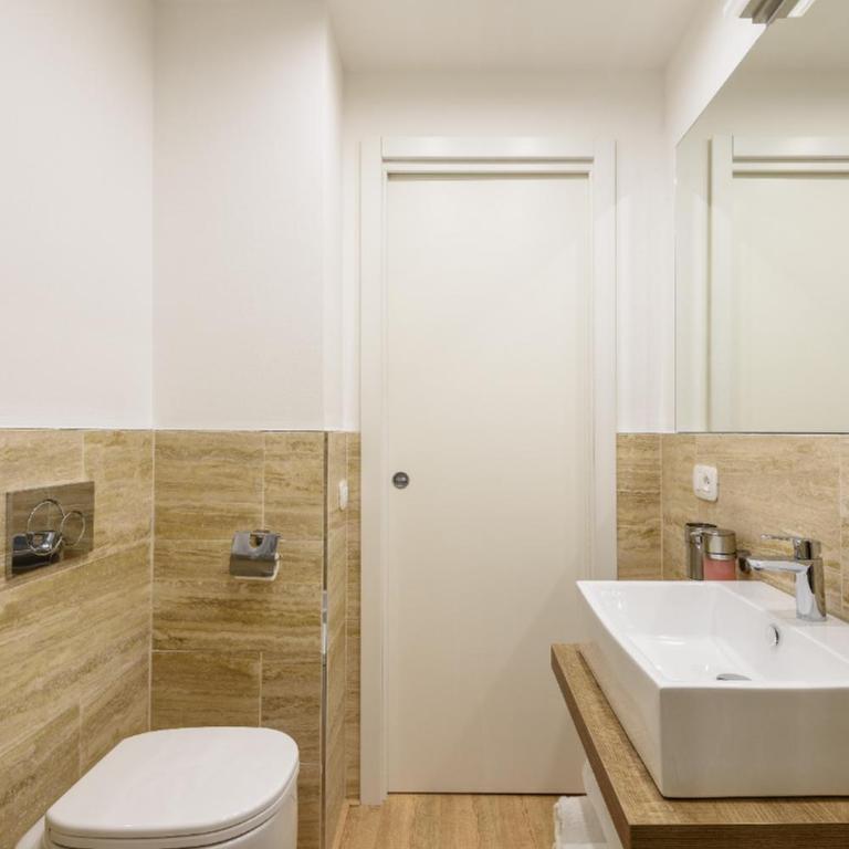 Piazza Paradiso Accommodation - Apartment Split Level - Separate Building - 9