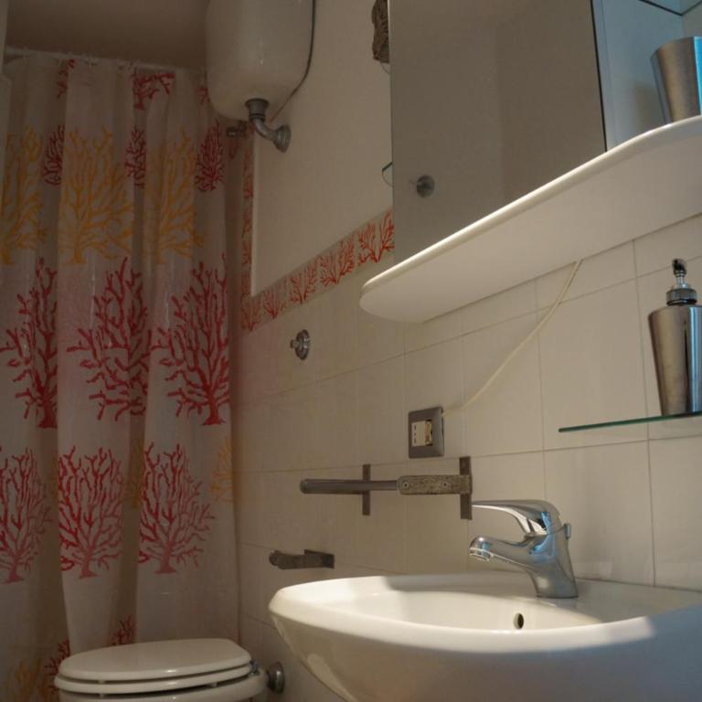 B&B occhi di mare - Camera Matrimoniale con Bagno Privato - 9