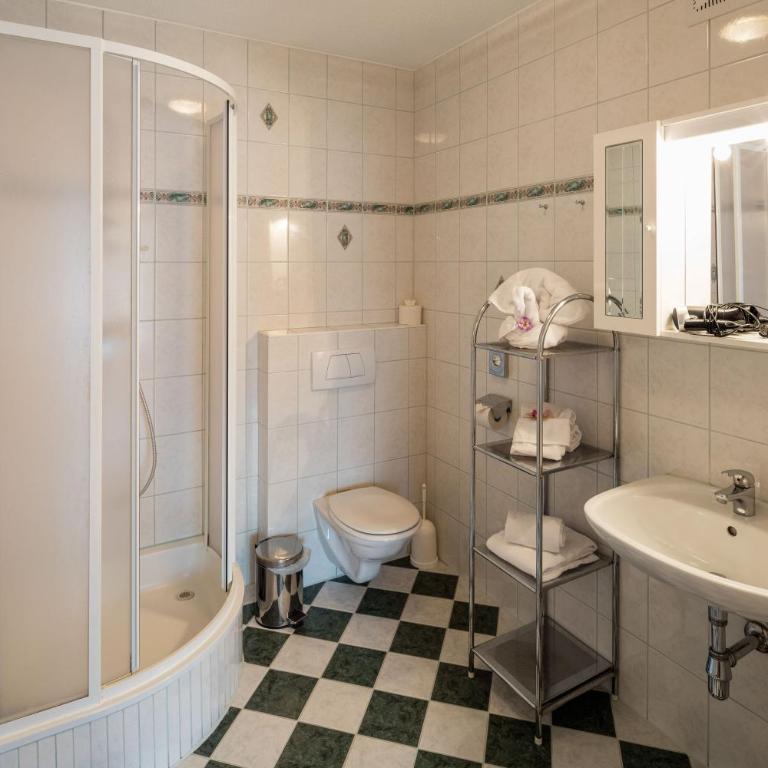 Pension Zum lustigen Steirer - Doppelzimmer mit Balkon - 1